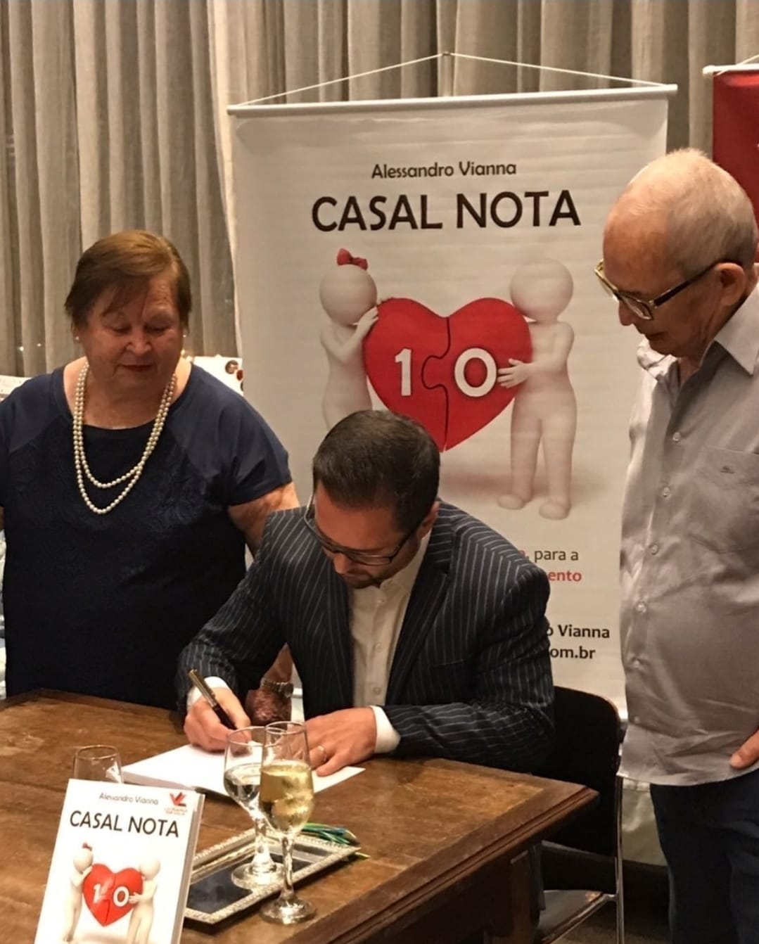 Lançamento do livro casal nota 10 com meus pais